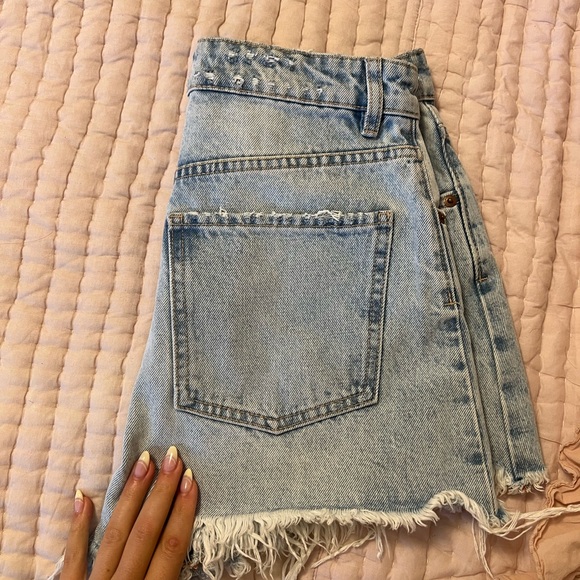Zara Ripped Jean Shorts - Picture 2 of 2
